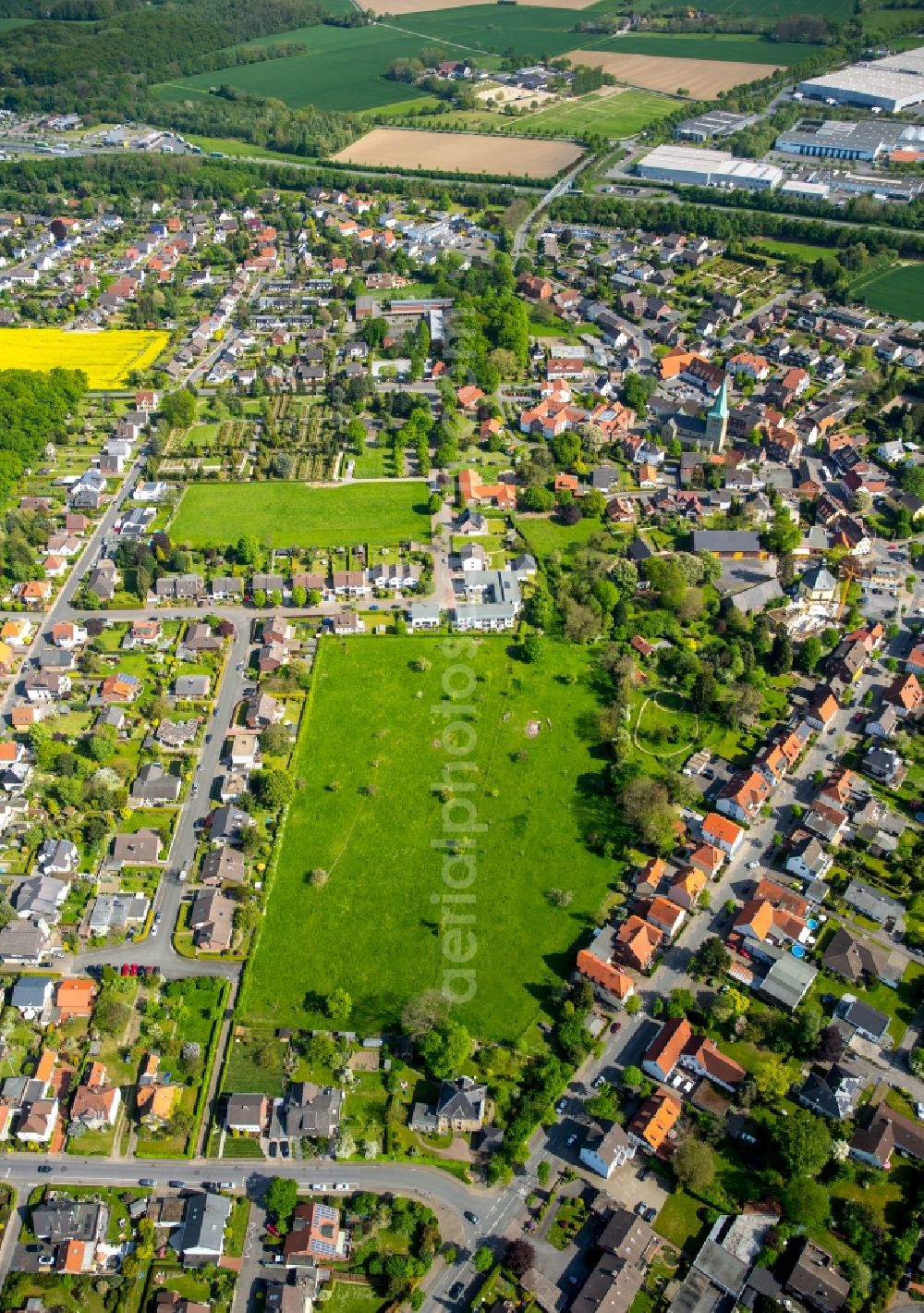 Rhynern from the bird's eye view: Structures of a field landscape at the Alte Salzstrasse in Rhynern in the state North Rhine-Westphalia