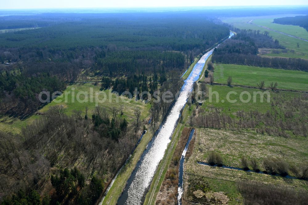 Aerial photograph Blievenstorf - Grassy structures of a field and meadow landscape and culvert systems Wabeler Bach - Alte Elde in Blievenstorf in the state Mecklenburg - Western Pomerania, Germany