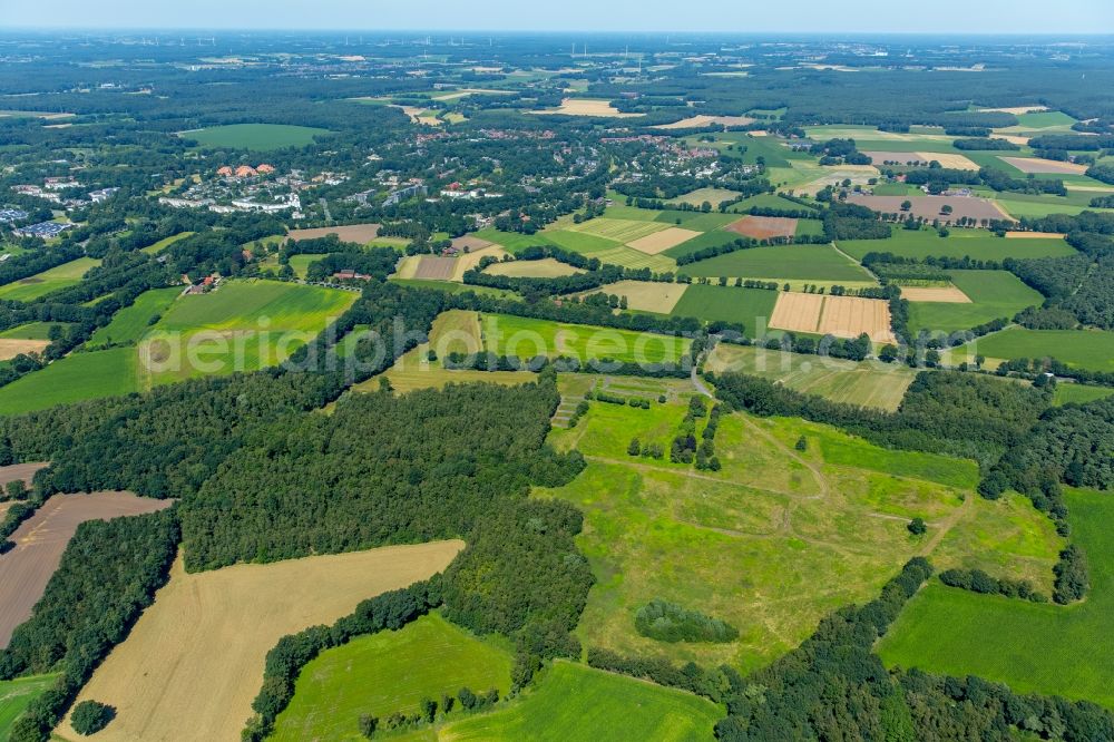 Dorsten from the bird's eye view: Structures of a field landscape in Dorsten in the state North Rhine-Westphalia