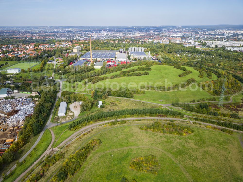 Aerial photograph Dresden - Structures of a field landscape Kaitzer Hoehe on street Cunnersdorfer Strasse in the district Coschuetz in Dresden in the state Saxony, Germany