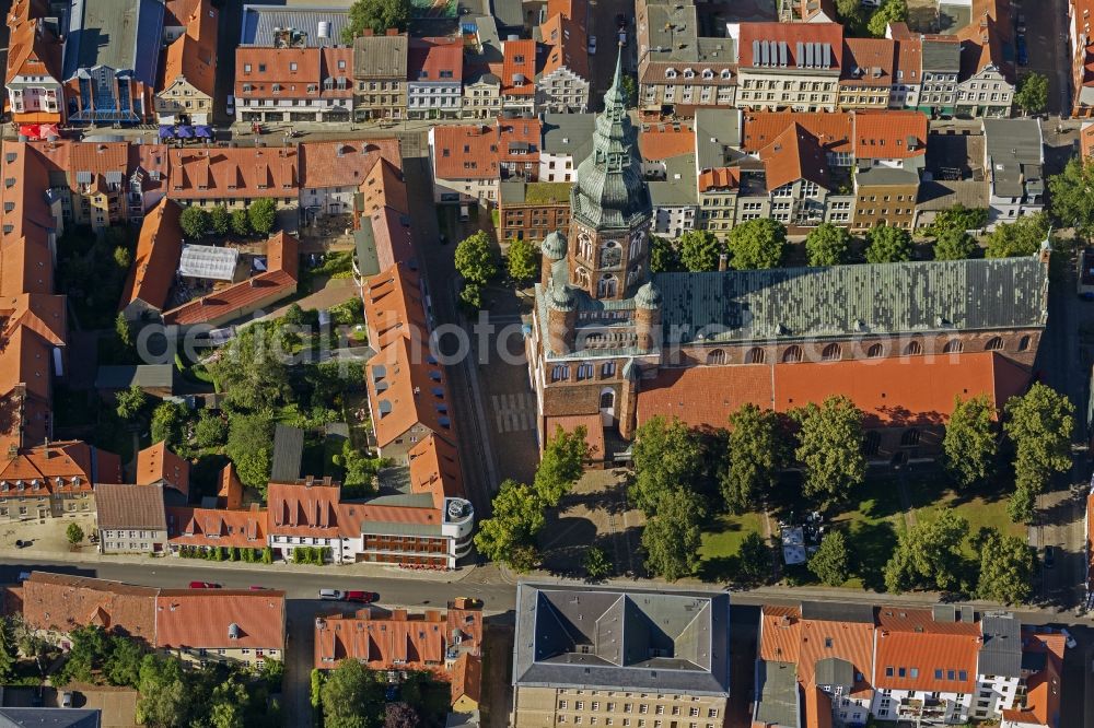 Hansestadt Greifswald from the bird's eye view: Greifswald Cathedral of St. Nikolai - largest church in the town of Greifswald in Mecklenburg-Western Pomerania