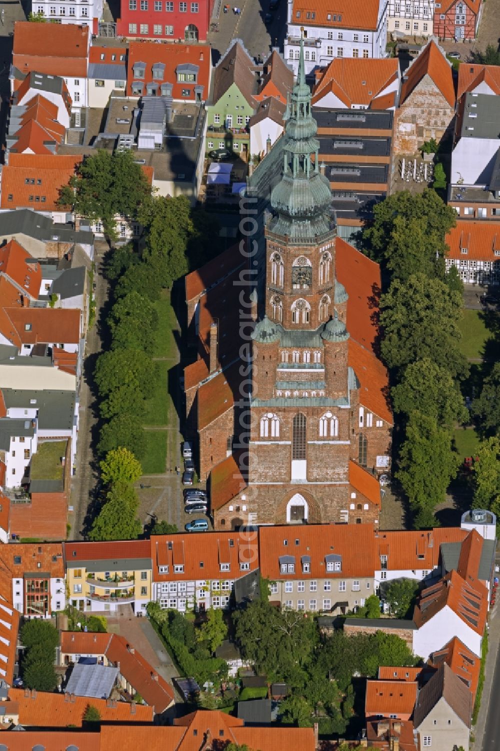 Aerial image Hansestadt Greifswald - Greifswald Cathedral of St. Nikolai - largest church in the town of Greifswald in Mecklenburg-Western Pomerania