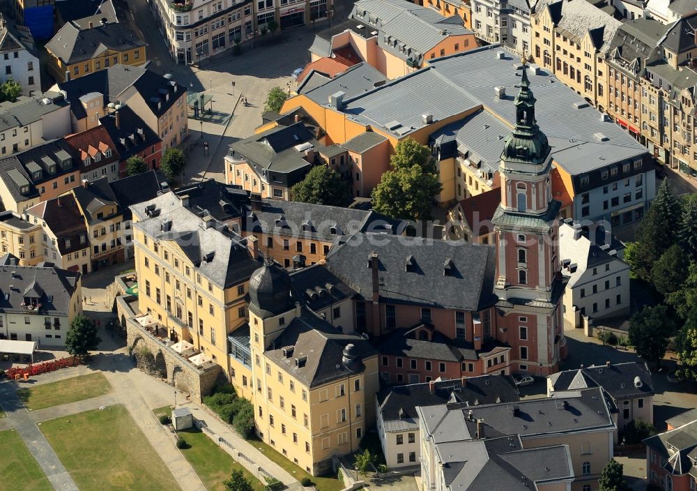 Aerial photograph Greiz - Greiz in the state of Thuringia with views of the historic Old Town, the Castle Unteres Schloss, St. Marien Church and the city and district library