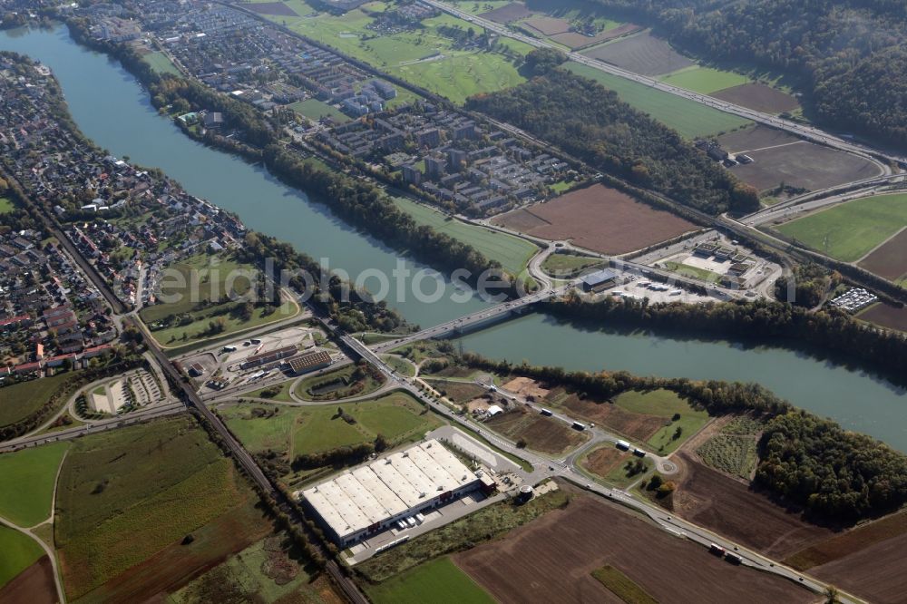 Rheinfelden (Baden) from the bird's eye view: Border crossing from Germany to Switzerland via Motorway A861 over the river Rhine at Rheinfelden (Baden) in the state Baden-Wuerttemberg, Germany