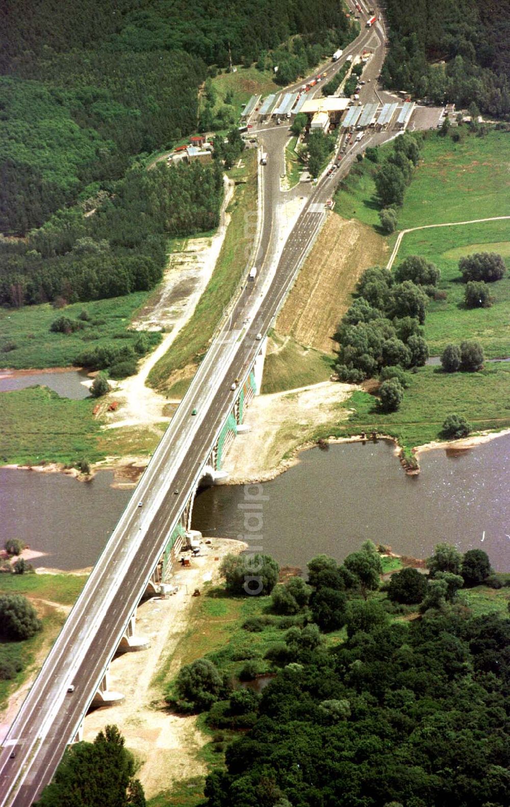 Frankfurt / Oder from above - Grenzübergang (Autobahn) Frankfurt / Oder.