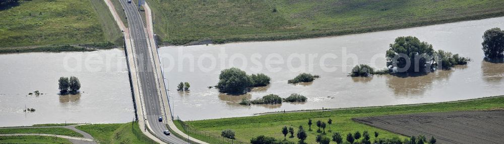 Forst from above - Blick auf die Brücke am Grenzübergang während des Neiße-Hochwassers. View of the bridge at the border crossing during the Neisse floods.