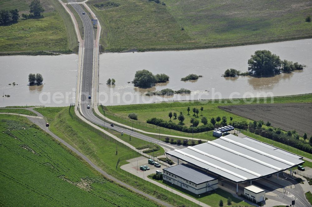 Forst from the bird's eye view: Blick auf den Grenzübergang zwischen Deutschland und Polen. View of the border crossing between Germany and Poland.