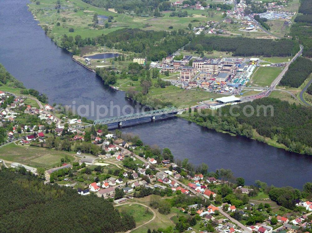 Hohenwutzen from the bird's eye view: 16.05.2005 Grenzübergang Hohenwutzen (Brandenburg) über die Oder nach Polen.