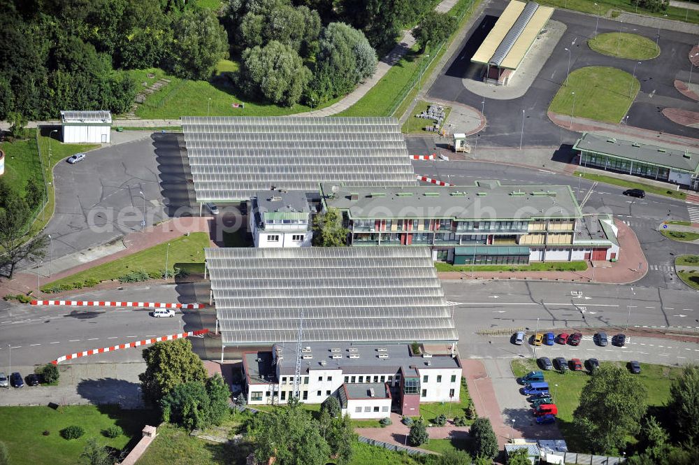 Aerial image Kostrzyn / Küstrin - Blick auf den Grenzübergang Küstrin-Kietz / Kostrzyn über die Oder. Hier endet die deutsche Bundesstraße 1. View of the border crossing Küstrin-Kietz at the Oder River. Here ends the German federal street number 1.