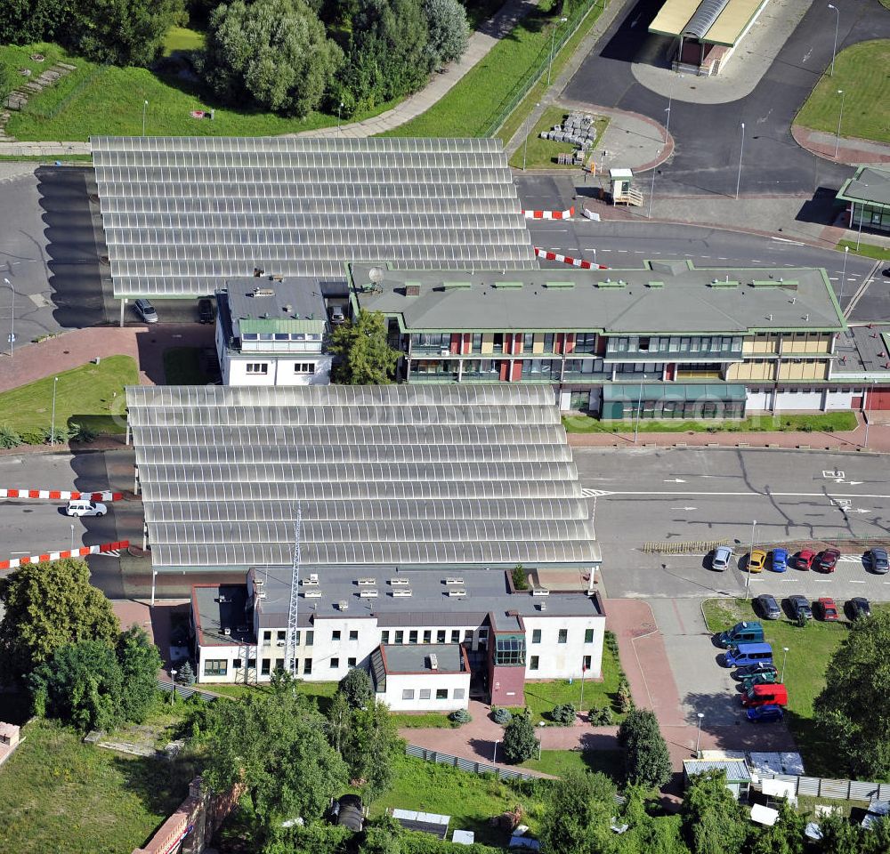 Aerial photograph Kostrzyn / Küstrin - Blick auf den Grenzübergang Küstrin-Kietz / Kostrzyn über die Oder. Hier endet die deutsche Bundesstraße 1. View of the border crossing Küstrin-Kietz at the Oder River. Here ends the German federal street number 1.