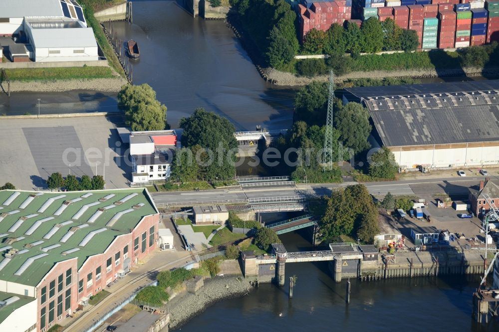 Aerial image Hamburg - Grevenhof sluice bridge in Hamburg-Mitte / Steinwerder. A project of the Hamburg Port Authority HPA