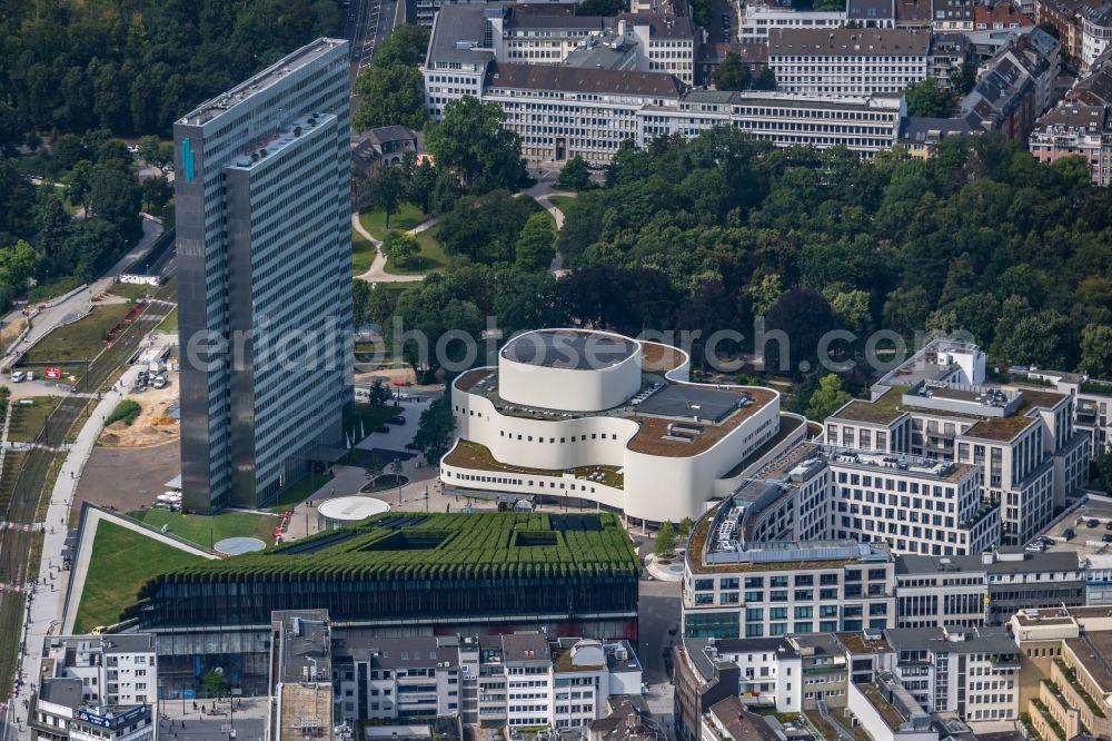 Aerial image Düsseldorf - Green building complex of the shopping center Ingenhoven-Tal - Koebogen 2 on Gustaf-Gruendgens-Place in Duesseldorf at Ruhrgebiet in the state North Rhine-Westphalia, Germany