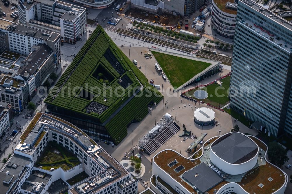 Aerial photograph Düsseldorf - Green building complex of the shopping center Ingenhoven-Tal - Koebogen 2 on Gustaf-Gruendgens-Place in Duesseldorf at Ruhrgebiet in the state North Rhine-Westphalia, Germany