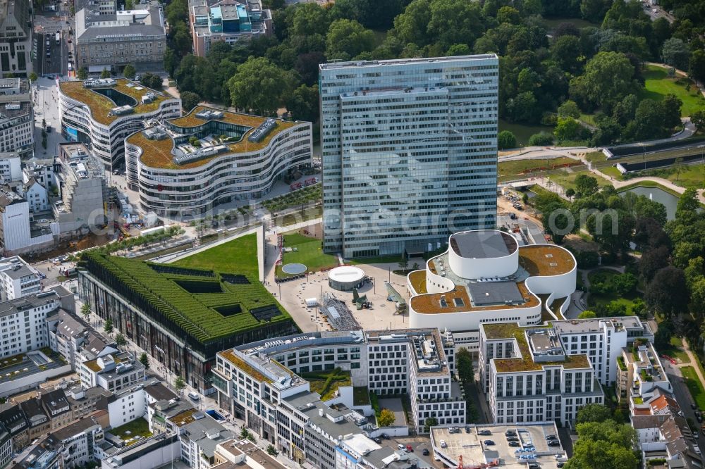 Düsseldorf from above - Green building complex of the shopping center Ingenhoven-Tal - Koebogen 2 on Gustaf-Gruendgens-Place in Duesseldorf at Ruhrgebiet in the state North Rhine-Westphalia, Germany