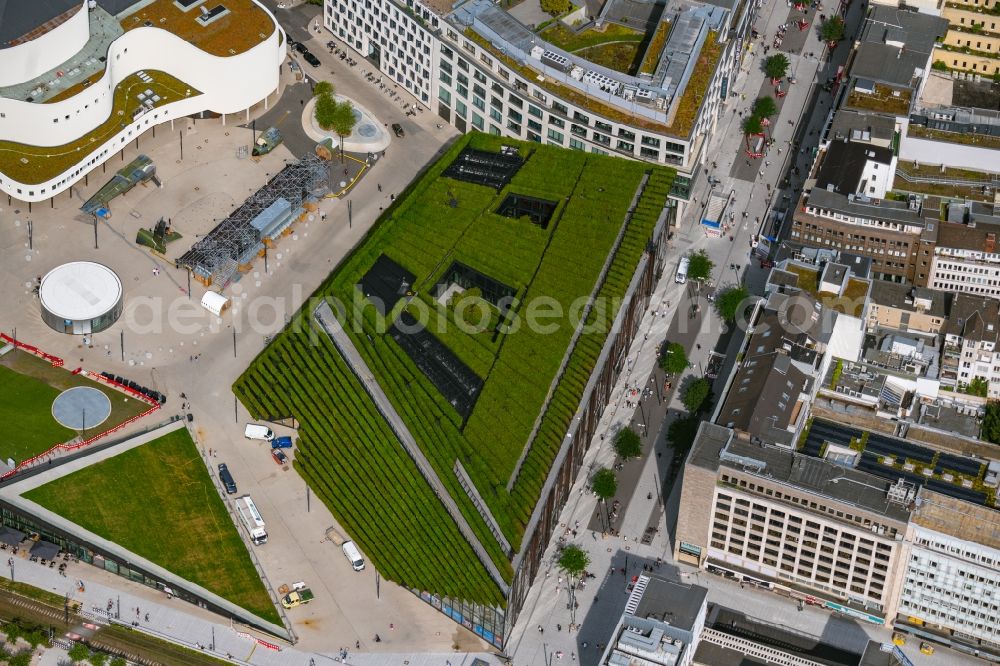 Aerial image Düsseldorf - Green building complex of the shopping center Ingenhoven-Tal - Koebogen 2 on Gustaf-Gruendgens-Place in Duesseldorf at Ruhrgebiet in the state North Rhine-Westphalia, Germany