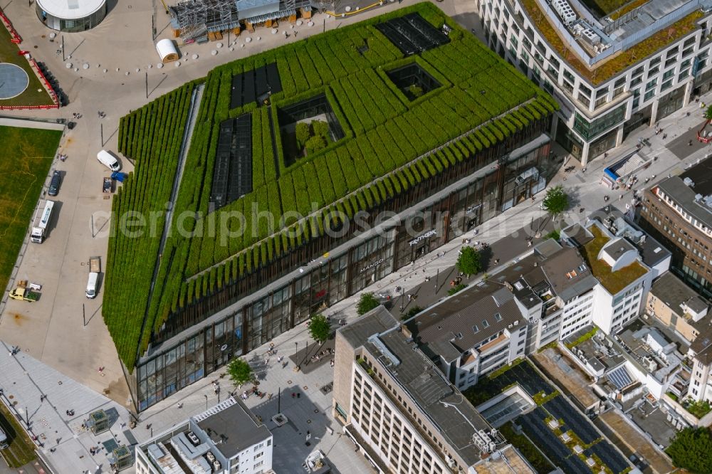 Aerial photograph Düsseldorf - Green building complex of the shopping center Ingenhoven-Tal - Koebogen 2 on Gustaf-Gruendgens-Place in Duesseldorf at Ruhrgebiet in the state North Rhine-Westphalia, Germany