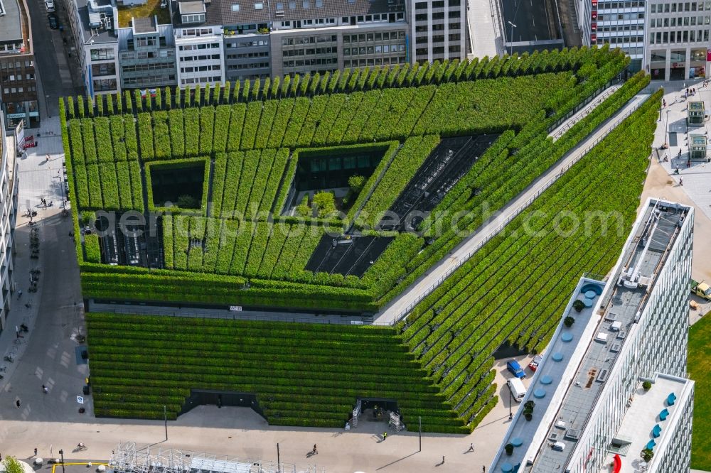 Düsseldorf from above - Green building complex of the shopping center Ingenhoven-Tal - Koebogen 2 on Gustaf-Gruendgens-Place in Duesseldorf at Ruhrgebiet in the state North Rhine-Westphalia, Germany