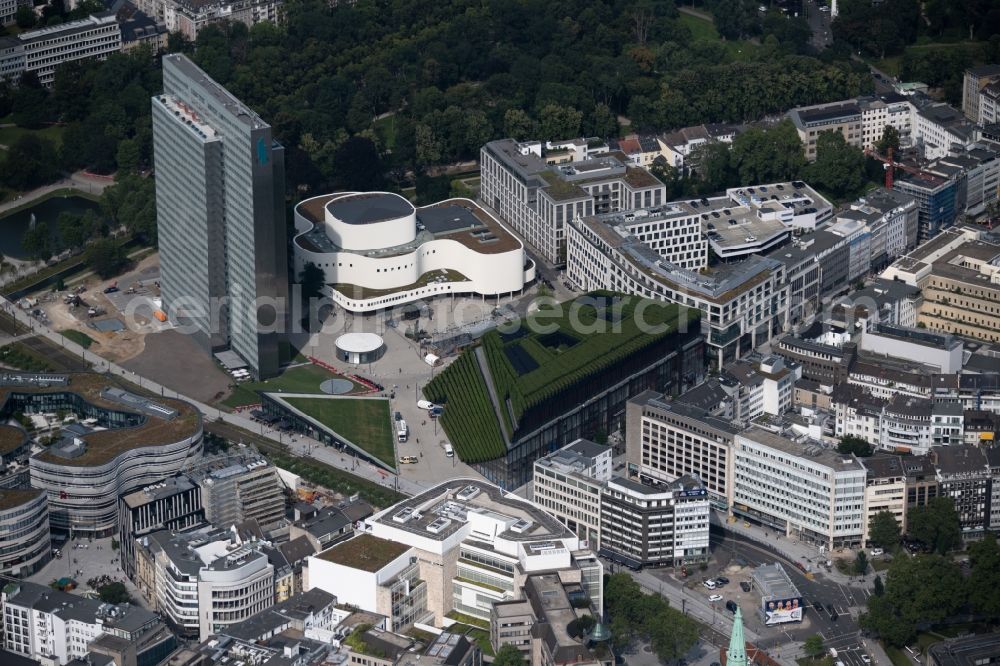 Aerial image Düsseldorf - Green building complex of the shopping center Ingenhoven-Tal - Koebogen 2 on Gustaf-Gruendgens-Place in Duesseldorf at Ruhrgebiet in the state North Rhine-Westphalia, Germany