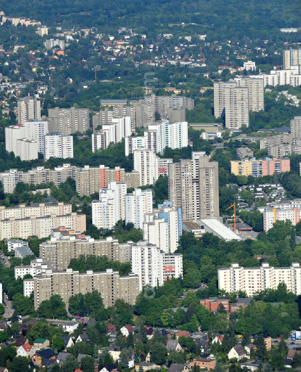 Berlin Gropiusstadt from above - Plattenbauten / Mehrfamilienhäuser / Hochhäuser in der Gropiusstadt in Berlin Neukölln. industrialized buildings / skyscrapers / block of flats in the Gropiusstadt in Berlin Neukölln.