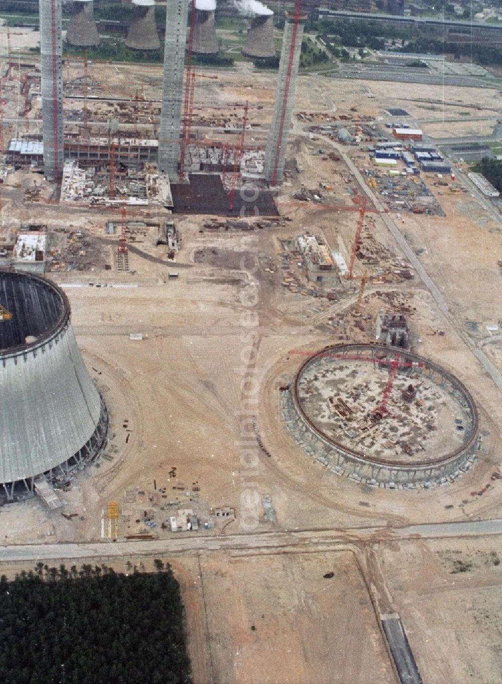 Spremberg OT Schwarze Pumpe from the bird's eye view: Great building site for construction of the new lignite power plant Schwarze Pumpe on-site demolition of old East German power plants in Schwarze Pumpe, a district of Spremberg in Brandenburg