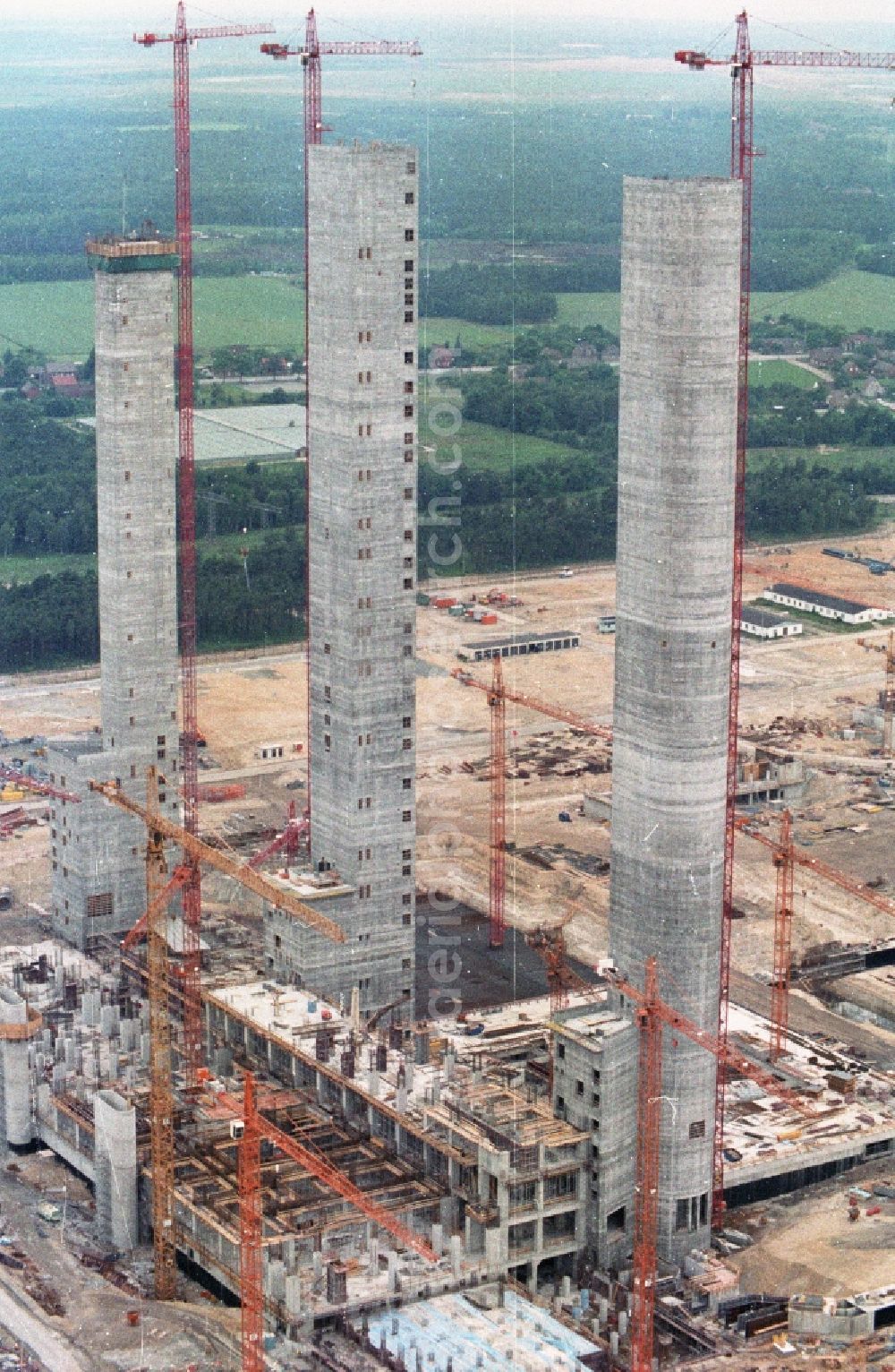 Aerial image Spremberg OT Schwarze Pumpe - Great building site for construction of the new lignite power plant Schwarze Pumpe on-site demolition of old East German power plants in Schwarze Pumpe, a district of Spremberg in Brandenburg