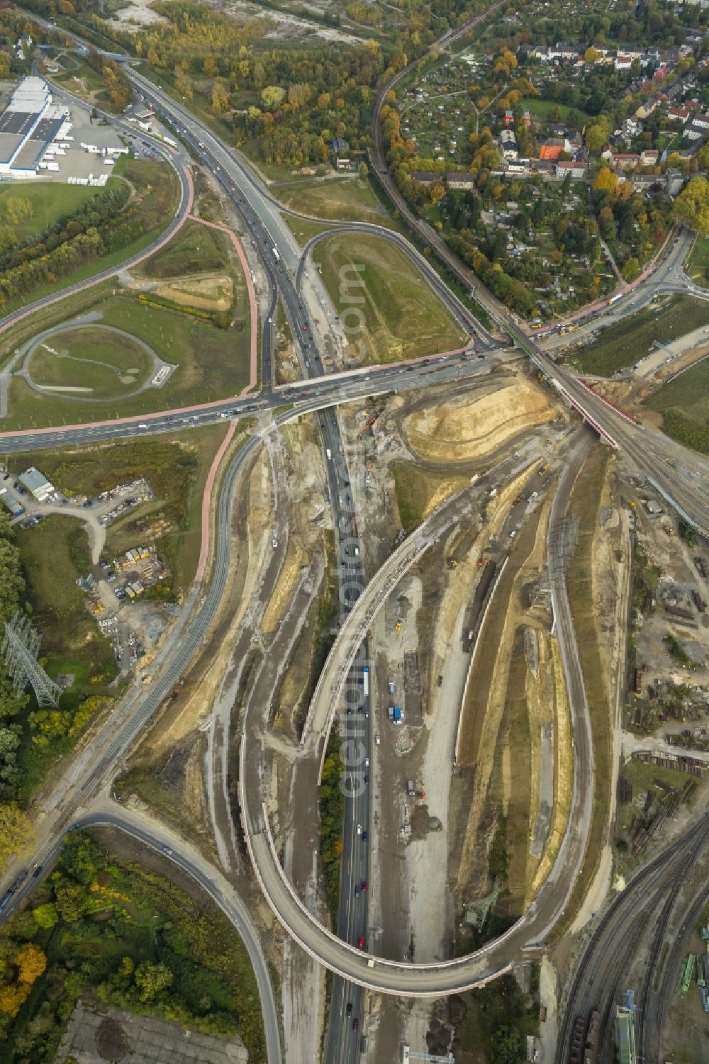 Bochum from above - Great building site for the reconstruction of federal highway A40 motorway at the intersection of the main road B1 in Bochum in North Rhine-Westphalia