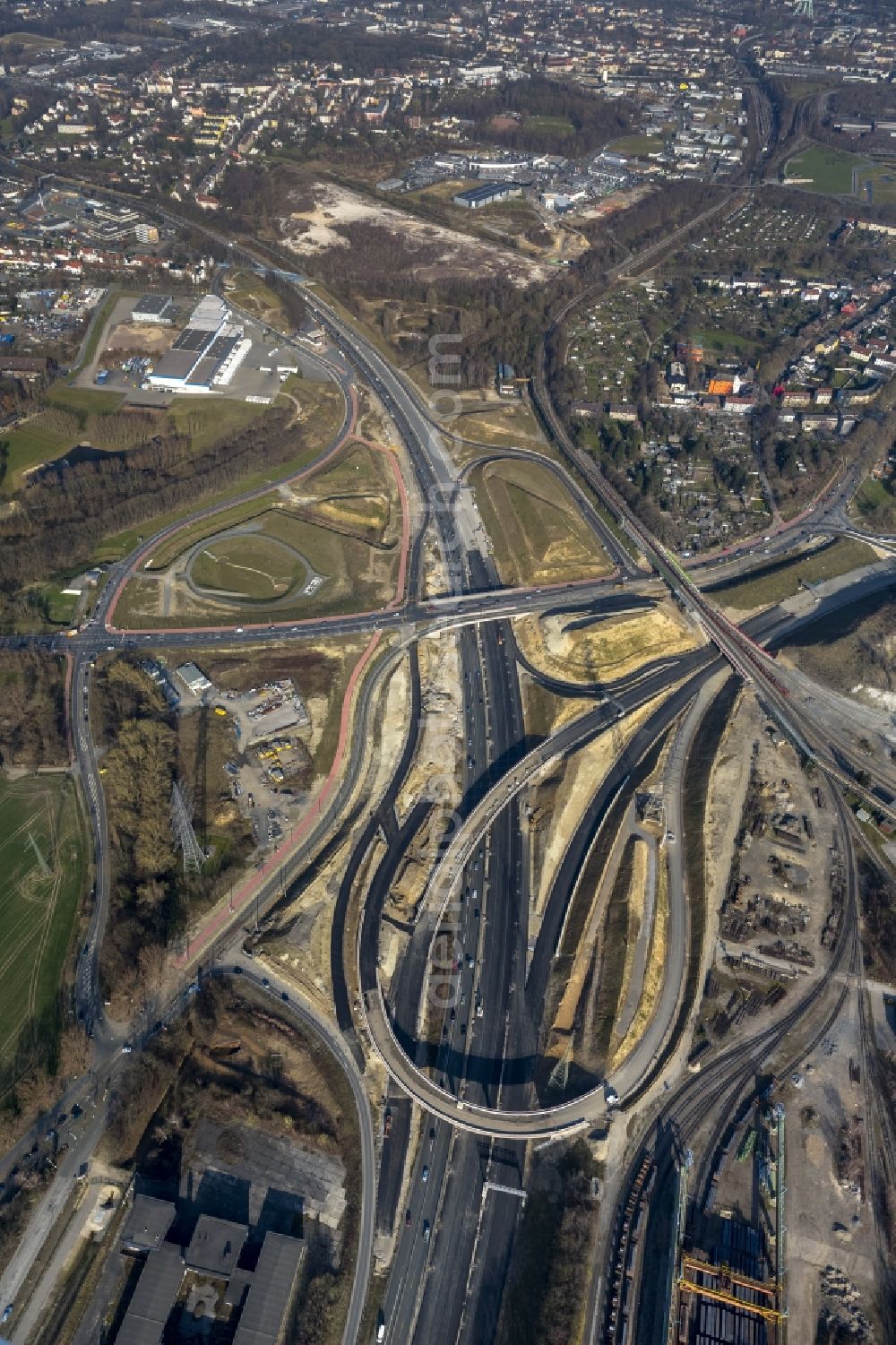 Aerial photograph Bochum - Great building site for the reconstruction of federal highway A40 motorway at the intersection of the main road B1 in Bochum in North Rhine-Westphalia