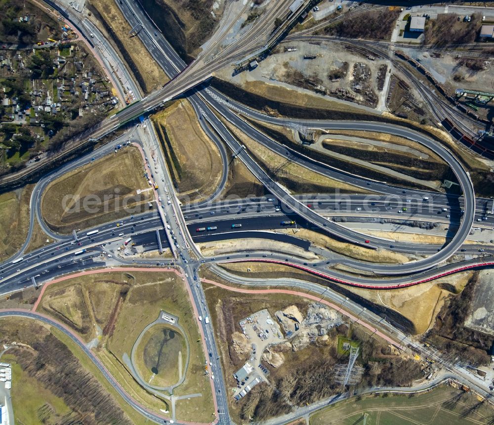 Bochum from above - Great building site for the reconstruction of federal highway A40 motorway at the intersection of the main road B1 in Bochum in North Rhine-Westphalia