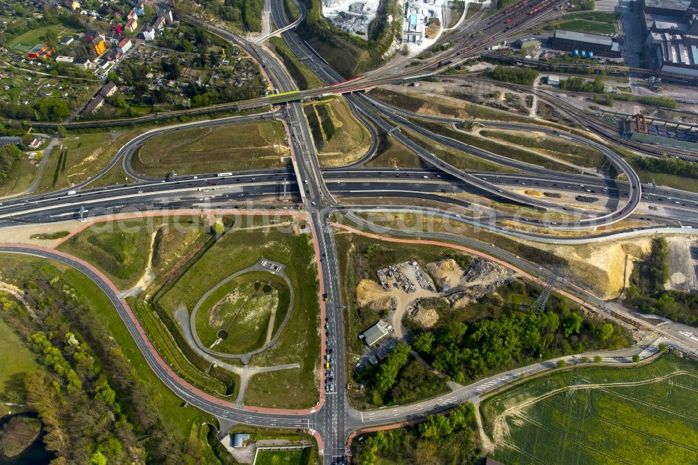 Bochum from above - Great building site for the reconstruction of federal highway A40 motorway at the intersection of the main road B1 in Bochum in North Rhine-Westphalia