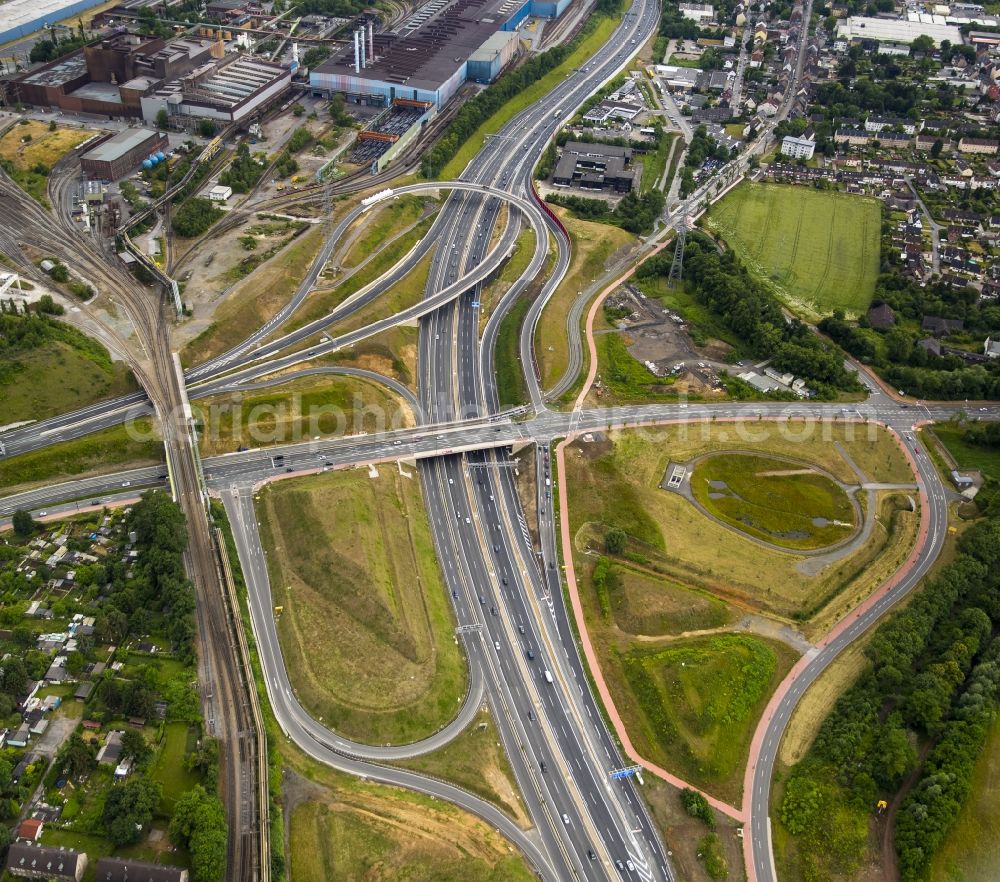 Aerial photograph Bochum - Great building site for the reconstruction of federal highway A40 motorway at the intersection of the main road B1 in Bochum in North Rhine-Westphalia