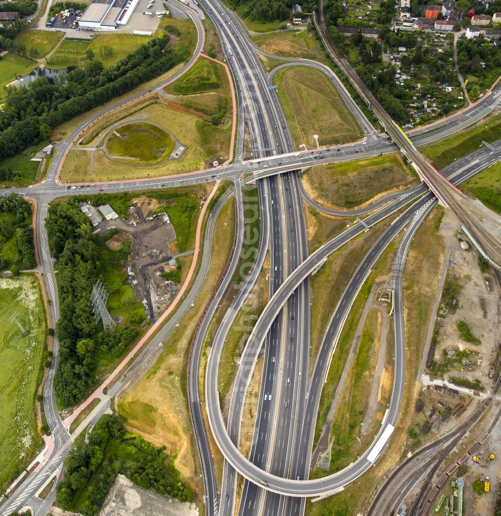 Bochum from the bird's eye view: Great building site for the reconstruction of federal highway A40 motorway at the intersection of the main road B1 in Bochum in North Rhine-Westphalia