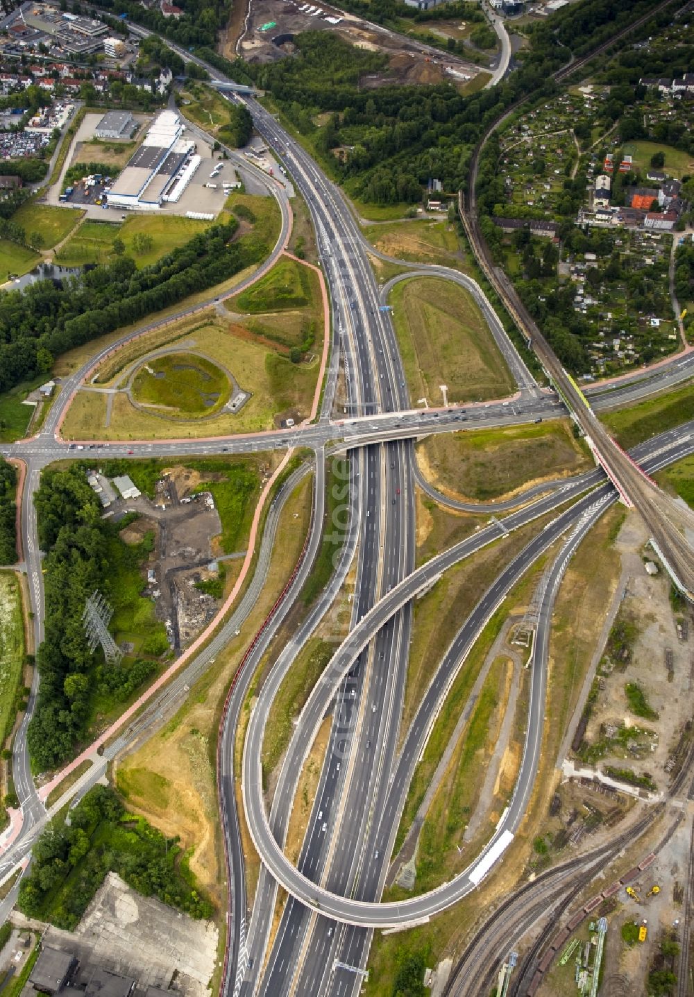 Aerial image Bochum - Great building site for the reconstruction of federal highway A40 motorway at the intersection of the main road B1 in Bochum in North Rhine-Westphalia