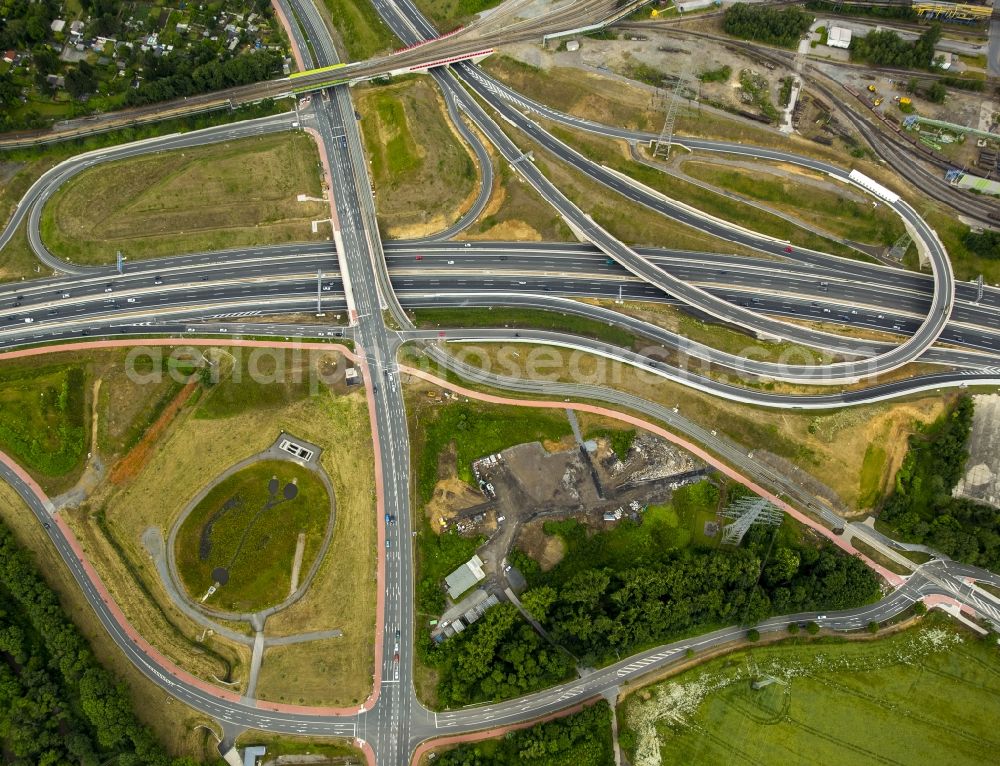 Bochum from the bird's eye view: Great building site for the reconstruction of federal highway A40 motorway at the intersection of the main road B1 in Bochum in North Rhine-Westphalia