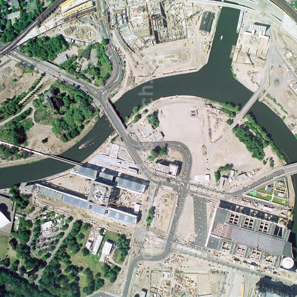 Berlin from the bird's eye view: The construction sites the government quarter in Berlin at the Berlin Reichstag