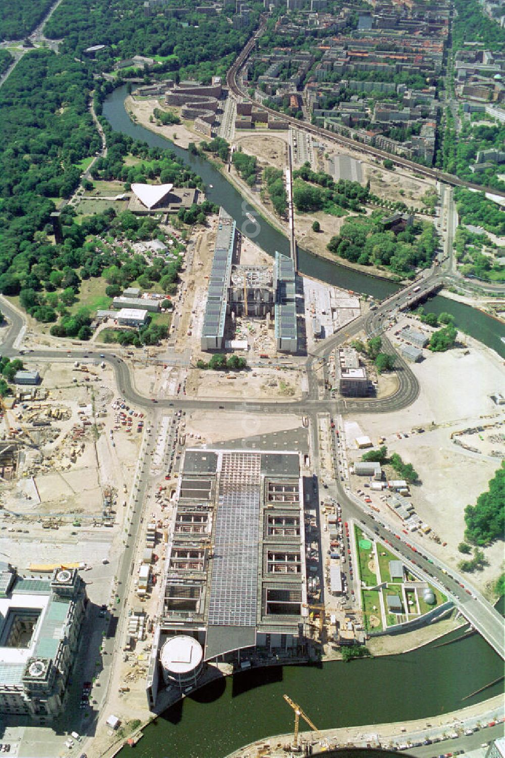 Aerial photograph Berlin - The construction sites the government quarter in Berlin at the Berlin Reichstag