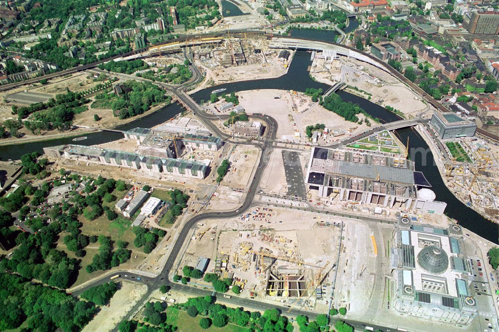 Berlin from the bird's eye view: The construction sites the government quarter in Berlin at the Berlin Reichstag