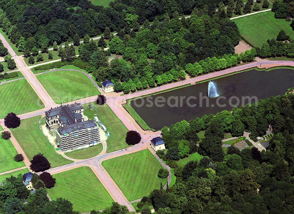 Dresden from above - Das im sächsischem Barock errichtet Palais und der Palaisteich im Großen Garten von Dresden / Sachsen. The built in Saxon baroque palace and the palace pond in the Great Garden in Dresden, Saxony.