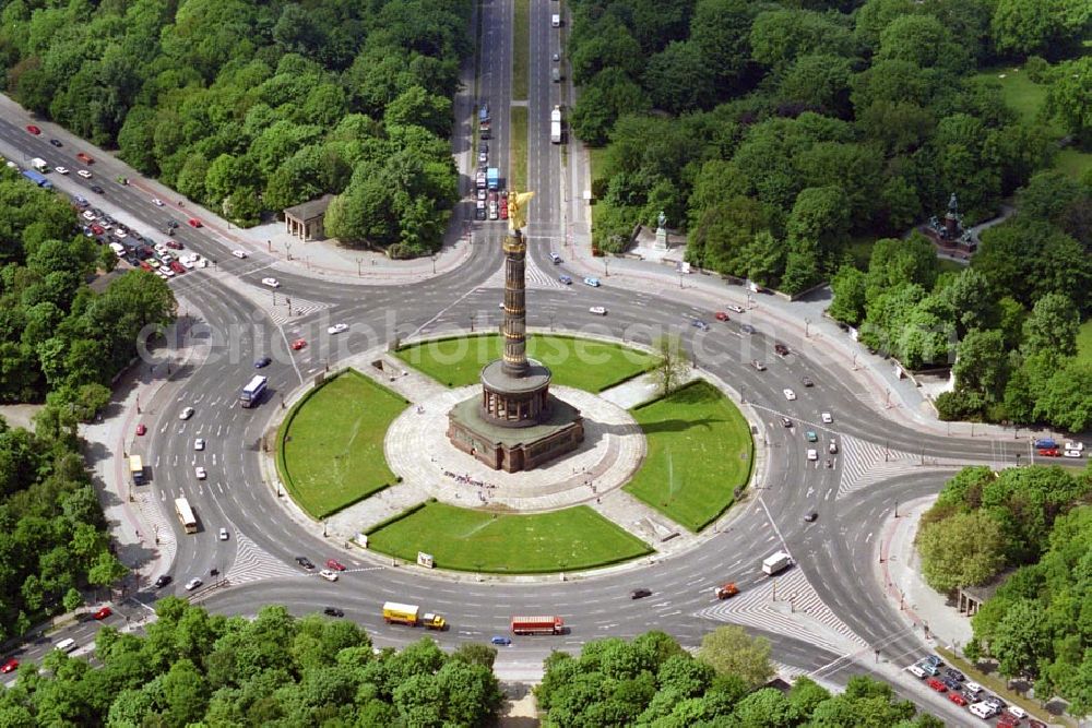 Berlin -Tiergarten from the bird's eye view: Großer Stern in Berlin - Tiergarten