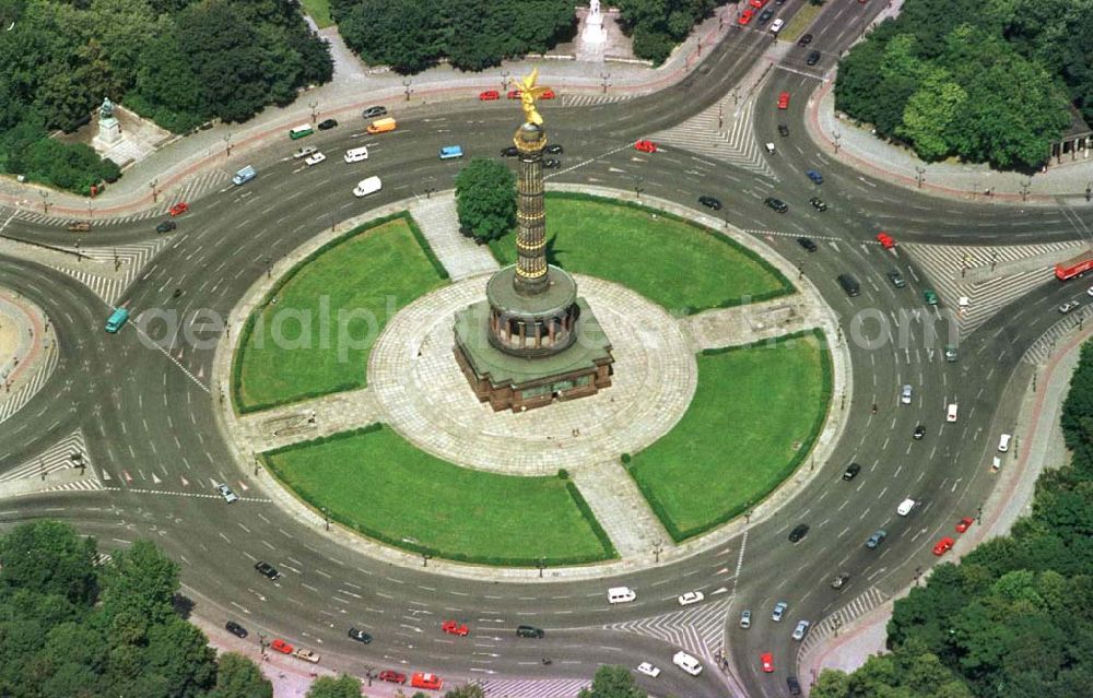 Berlin - Tiergarten from the bird's eye view: Großer Stern im Tiergarten