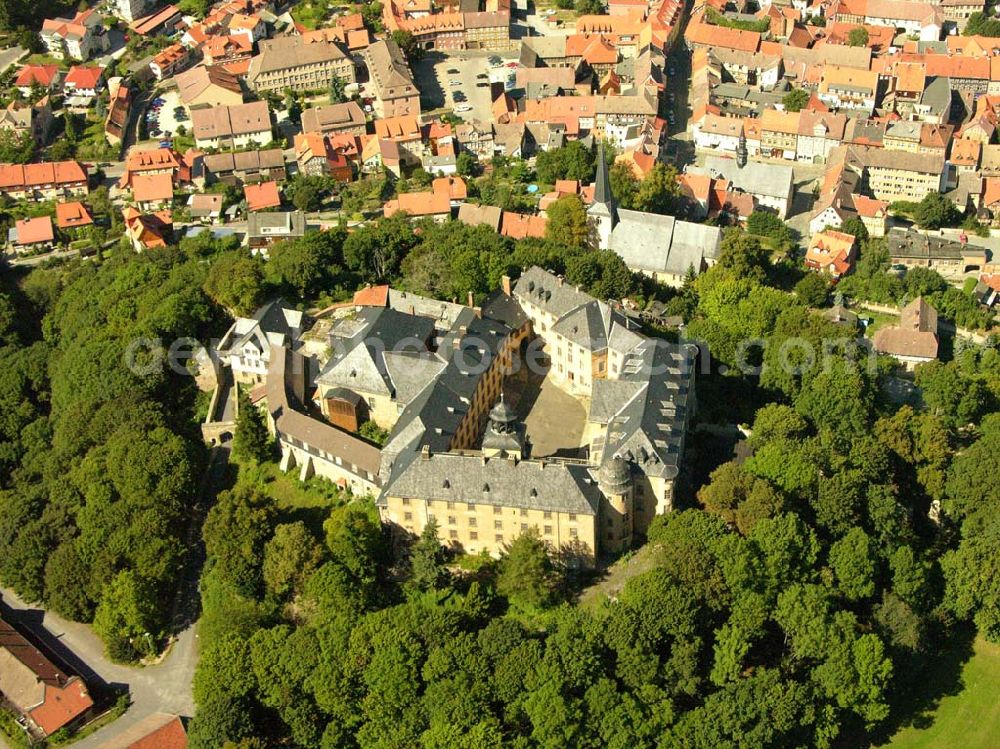 Aerial image Blankenburg - 29.08.2005, Blick auf die Stadt Blankenburg und sein großes Schloss. Die gute Lage im Harzvorland machte Blankenburg bereits in der Vergangenheit besonders interessant. Schon um die Jahrhundertwend war Blankenburg bekannt für seine guten Erholungs- und Freizeitmöglichkeiten.