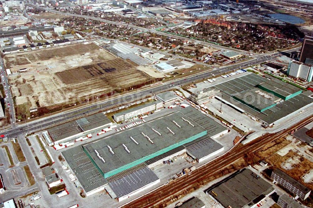 Aerial photograph Berlin Hohenschönhausen - 26.03.1995 Großhandelshallen Landsberger Allee/Rhinstr. Berlin Hohenschönhausen