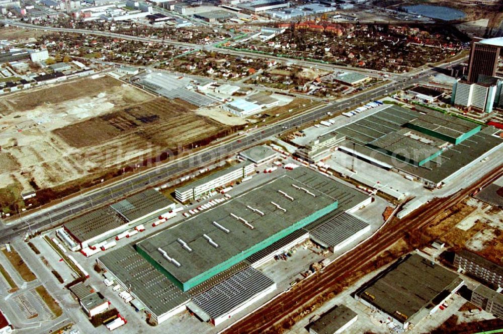 Aerial photograph Berlin Hohenschönhausen - 26.03.1995 Großhandelshallen Landsberger Allee/Rhinstr. Berlin Hohenschönhausen