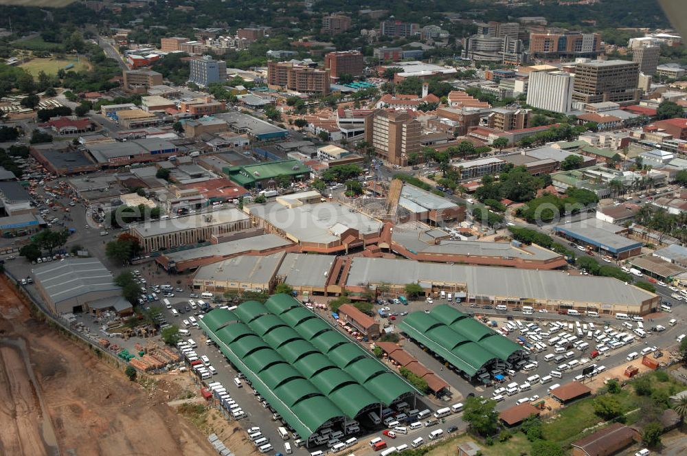 Aerial image Nelspruit - Blick auf den Großhandelsmarkt von Nelspruit an der Hensahall St. / Bester St gegenüber vom Bahnhof. Market of Nelspruit at the St. Hensahall St. opposite the train station.