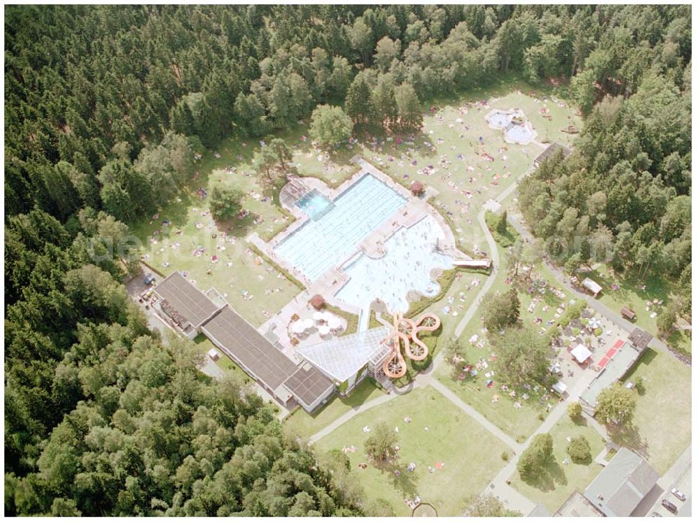 Großröhrsdorf from above - 15.08.2004, Großröhrsdorf, Blick auf das Massenei Bad südlich von Großröhrsdorf. Mai - August 9.00 - 21.00 Uhr, ab September 9.00 - 20.00 Uhr Tel. (03 59 52) 3 29 - 25/26, 01825 Großröhrsdorf