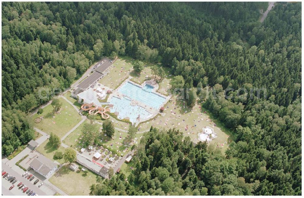 Großröhrsdorf from the bird's eye view: 15.08.2004, Großröhrsdorf, Blick auf das Massenei Bad südlich von Großröhrsdorf. Mai - August 9.00 - 21.00 Uhr, ab September 9.00 - 20.00 Uhr Tel. (03 59 52) 3 29 - 25/26, 01825 Großröhrsdorf