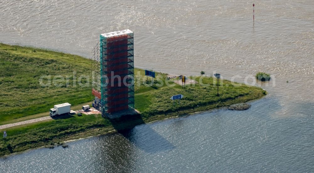 Duisburg from the bird's eye view: Outdoor art- installation Rheinorange in Duisburg at Ruhrgebiet in the state North Rhine-Westphalia, Germany