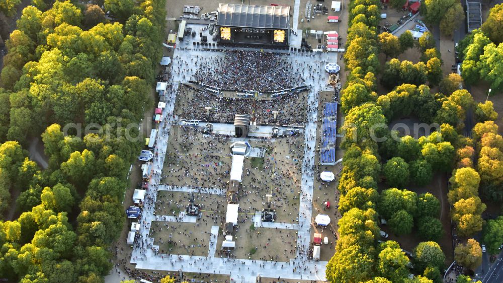 Aerial image Bonn - Big event on the Hofgartenwiese Bonn in the state North Rhine-Westphalia, Germany