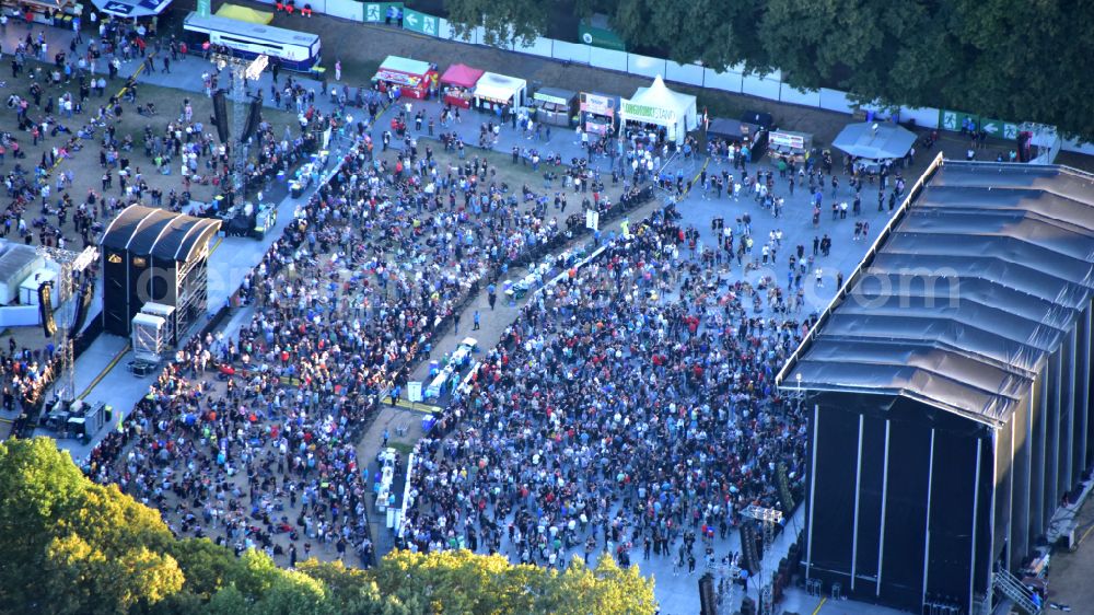 Aerial photograph Bonn - Big event on the Hofgartenwiese Bonn in the state North Rhine-Westphalia, Germany