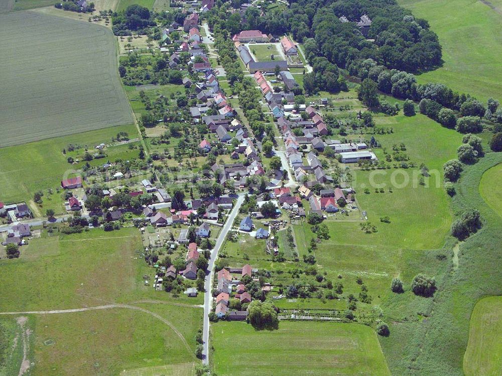 Görsleben from the bird's eye view: Blick auf 15848 Görsdorf.