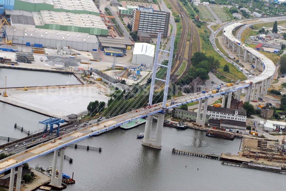 Aerial image Stralsund - : Die 2. Strelasundquerung ist derzeit das derzeit größte deutsche Brückenbauwerk. Die zweite Rügendamm-Brücke ist ein Projekt im Bundesprogramm des Europäischen Fonds für regionale Entwicklung (EFRE) aufgenommen wurde und somit von der Europäischen Union kofinanziert wird. Im Auftrag des Bundesministeriums für Verkehr, Bau und Stadtentwicklung erfolgt die Planung und der Bau durch die Deutsche Einheit Fernstraßenplanungs- und -bau GmbH (DEGES).